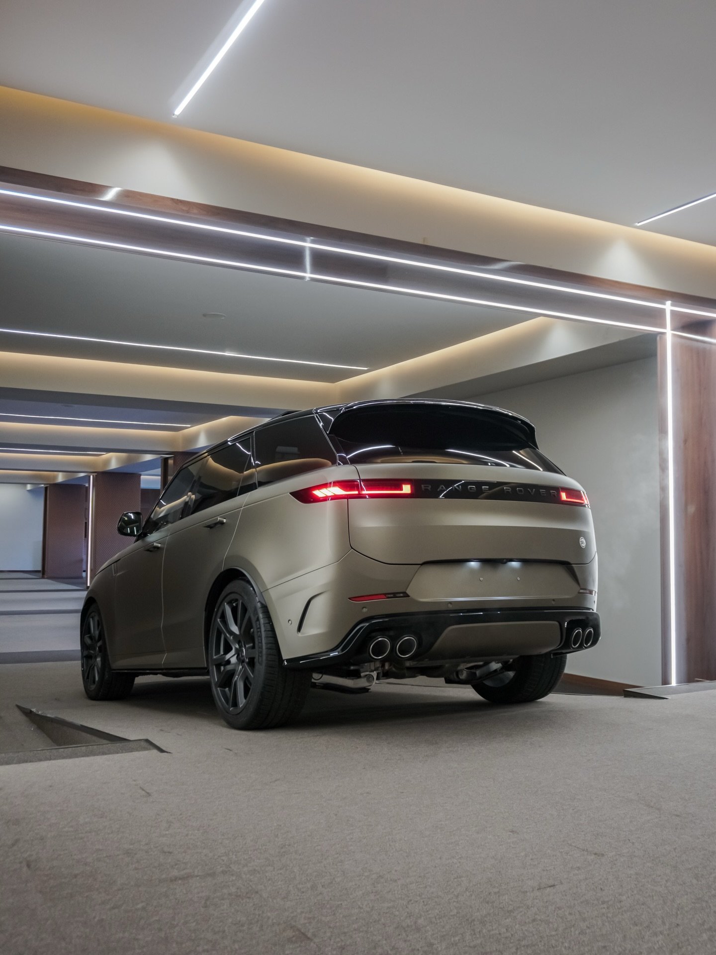 Range Rover Sport SV